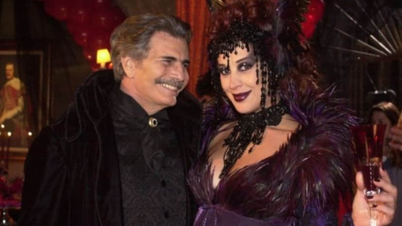 Tarcísio Meira e Cláudia Raia em cena de O Beijo do Vampiro, nunca reprisada na televisão (Divulgação/ TV Globo) Tarcísio Meira e Cláudia Raia em cena de O Beijo do Vampiro, nunca reprisada na televisão (Divulgação/ TV Globo)