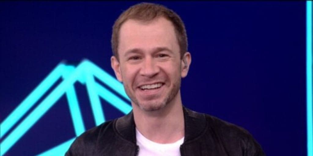 Após se demitir da Globo, Tiago Leifert vai parar na Record e dá o ar da graça em atração concorrente