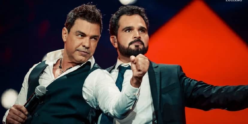 Zezé Di Camargo ao lado de seu irmão, Luciano Camargo Zezé Di Camargo ao lado de seu irmão, Luciano Camargo