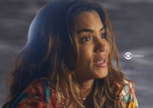 Travessia - Sem saber de chifre, Brisa arruma dor de cabeça ao acabar nas mãos de bandido e apodrece no xilindró (Foto: Reprodução / Globo / Montagem TV Foco) Travessia - Sem saber de chifre, Brisa arruma dor de cabeça ao acabar nas mãos de bandido e apodrece no xilindró (Foto: Reprodução / Globo / Montagem TV Foco)