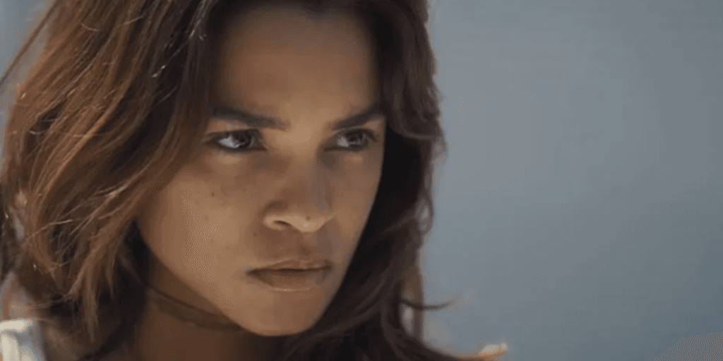 Travessia: Brisa descobre traição de Ari e é jogada no olho da rua