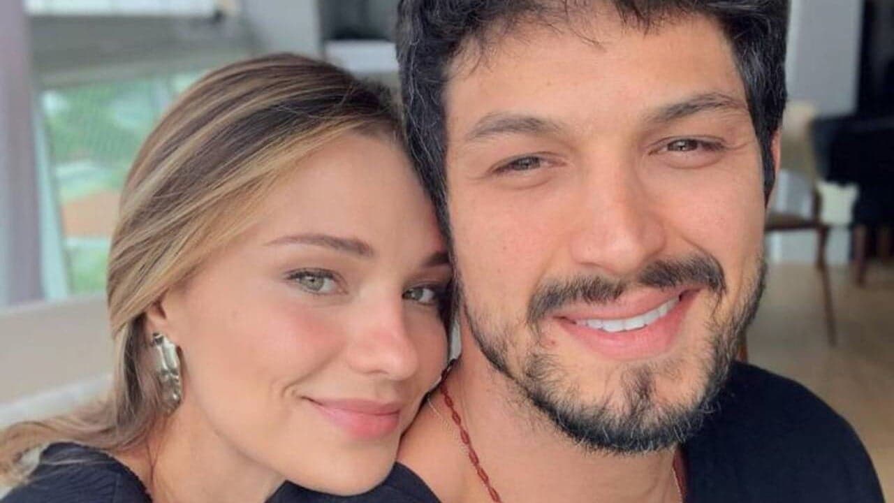 Rômulo Estrela e sua esposa Nilma Quariguasi - Foto Reprodução Rômulo Estrela e sua esposa Nilma Quariguasi - Foto Reprodução
