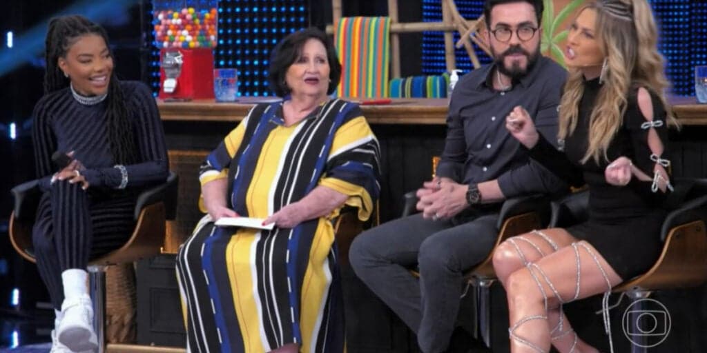 "Praga que roguei'', Dona Déa não perdoa Lívia Andrade e diz no Domingão o que ouviu da loira: "Inveja''