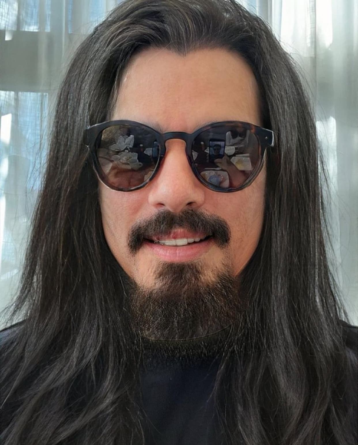 O apresentador do SBT rockeiro (Reprodução) O apresentador do SBT rockeiro (Reprodução)