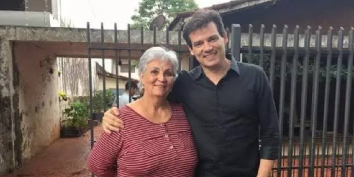 Celso Portiolli em visita a sua antiga casa, ao lado da nova moradora - Foto Reprodução Instagram Celso Portiolli em visita a sua antiga casa, ao lado da nova moradora - Foto Reprodução Instagram