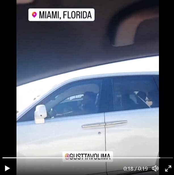 Gusttavo Lima dirigindo seu carro de R$ 7 milhões, em Miami, Florida, nos Estados Unidos - Foto Reprodução Twitter Gusttavo Lima dirigindo seu carro de R$ 7 milhões, em Miami, Florida, nos Estados Unidos - Foto Reprodução Twitter