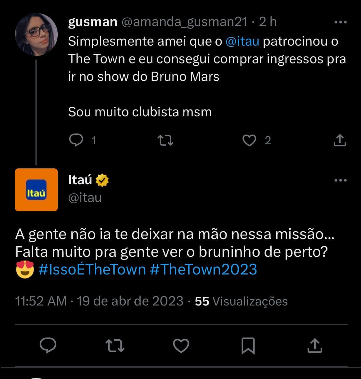 Clientes comemoram a compra do ingresso do The Town pelo Itaú - Foto Reprodução Twitter Clientes comemoram a compra do ingresso do The Town pelo Itaú - Foto Reprodução Twitter