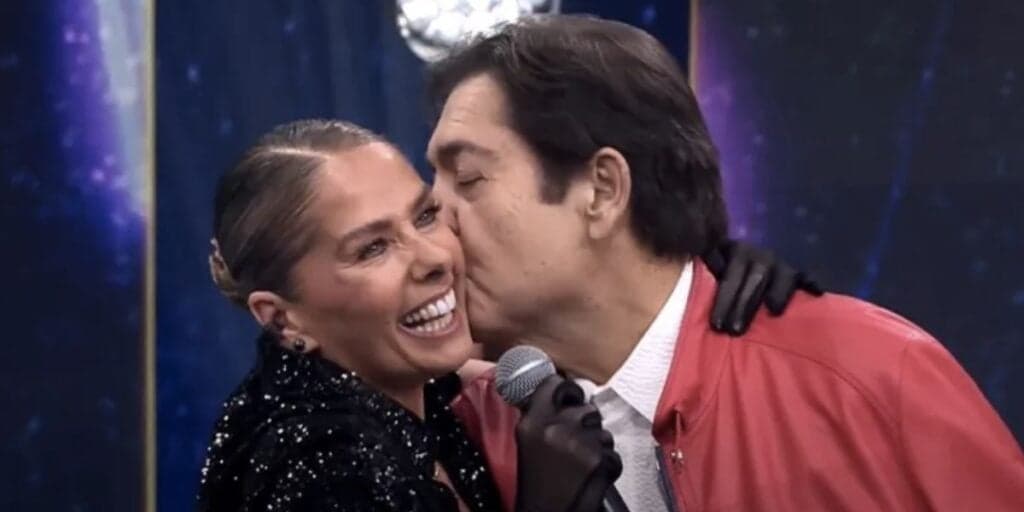 Faustão tem situação com Adriane Galisteu exposta na TV e Band faz proibição em estúdio envolvendo a loira