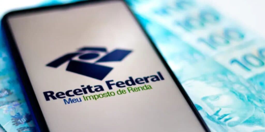 Receita Federal promove leilão e você precisa saber como levar Iphone 14 e PlayStation por R$ 398,00