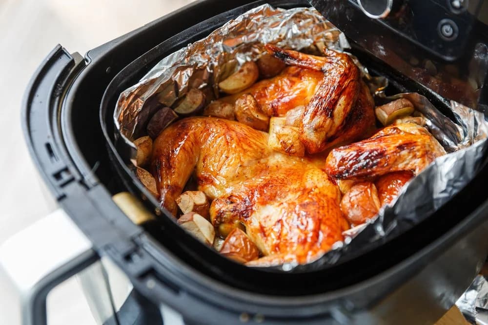 O cuidado ao usar papel alumínio na airfryer O cuidado ao usar papel alumínio na airfryer