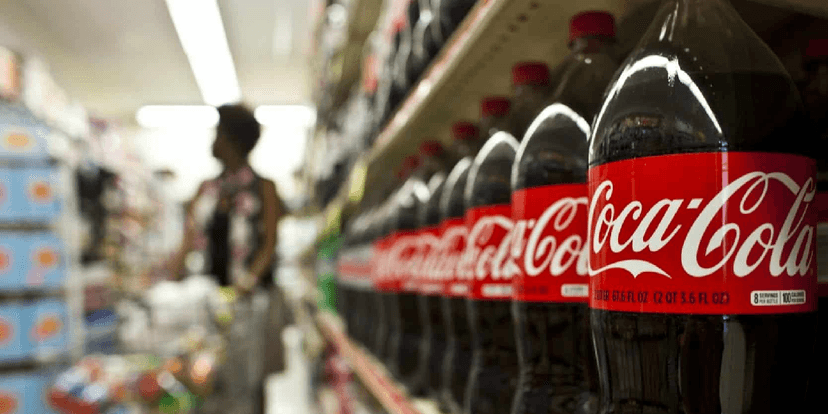 Garrafas da Coca-Cola no mercado (Foto: Reprodução/ Internet) Garrafas da Coca-Cola no mercado (Foto: Reprodução/ Internet)