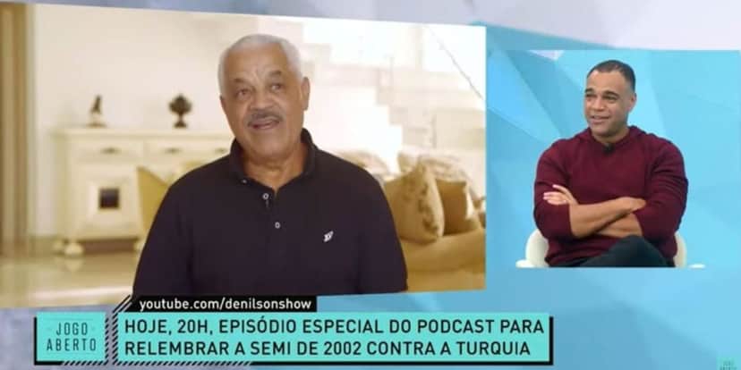 O pai de Denílson falando bonitas mensagens para o filho que conquistou a Copa do Mundo (Reprodução: Band) O pai de Denílson falando bonitas mensagens para o filho que conquistou a Copa do Mundo (Reprodução: Band)
