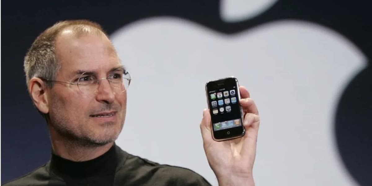 Steve Jobs apresenta Iphone da Apple (Foto: Reprodução/Apple) Steve Jobs apresenta Iphone da Apple (Foto: Reprodução/Apple)