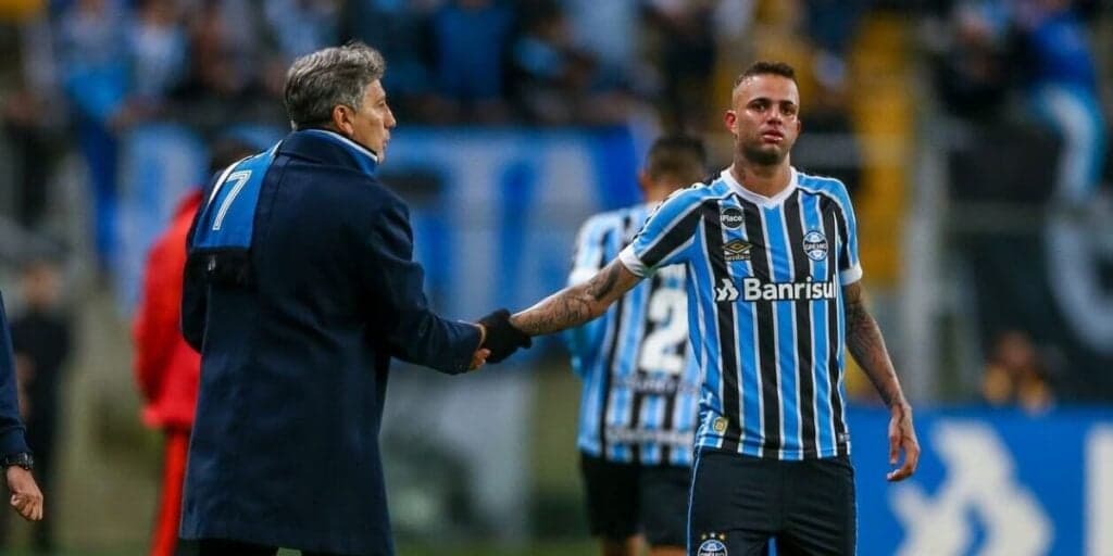 Fora do Grêmio, Luan age na surdina e está prestes a assinar com grande rival no Brasileiro em 2024