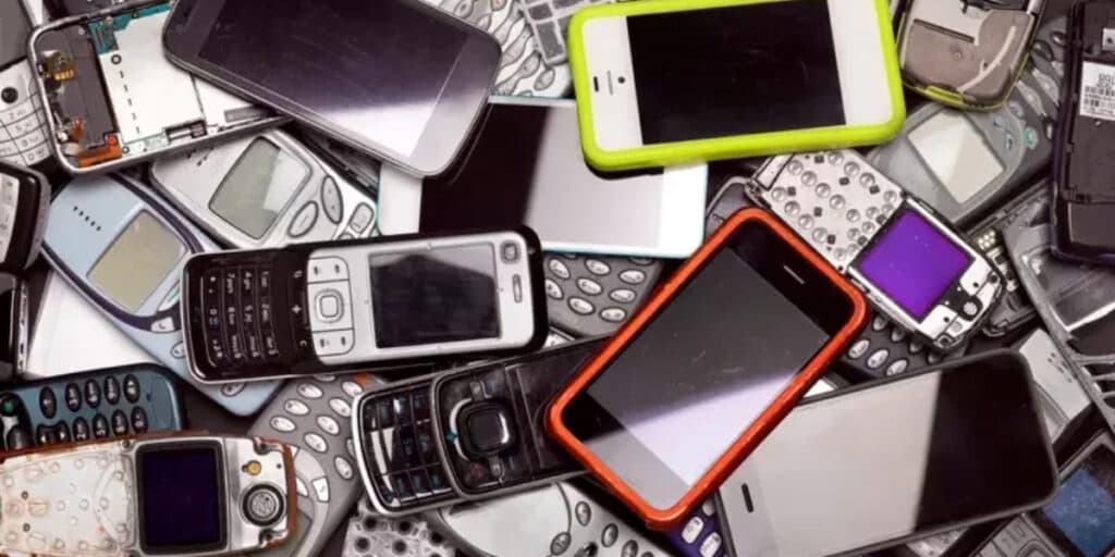 Descanse em paz: Os 5 celulares AMADOS por brasileiros arrancados de lojas e extintos no mercado
