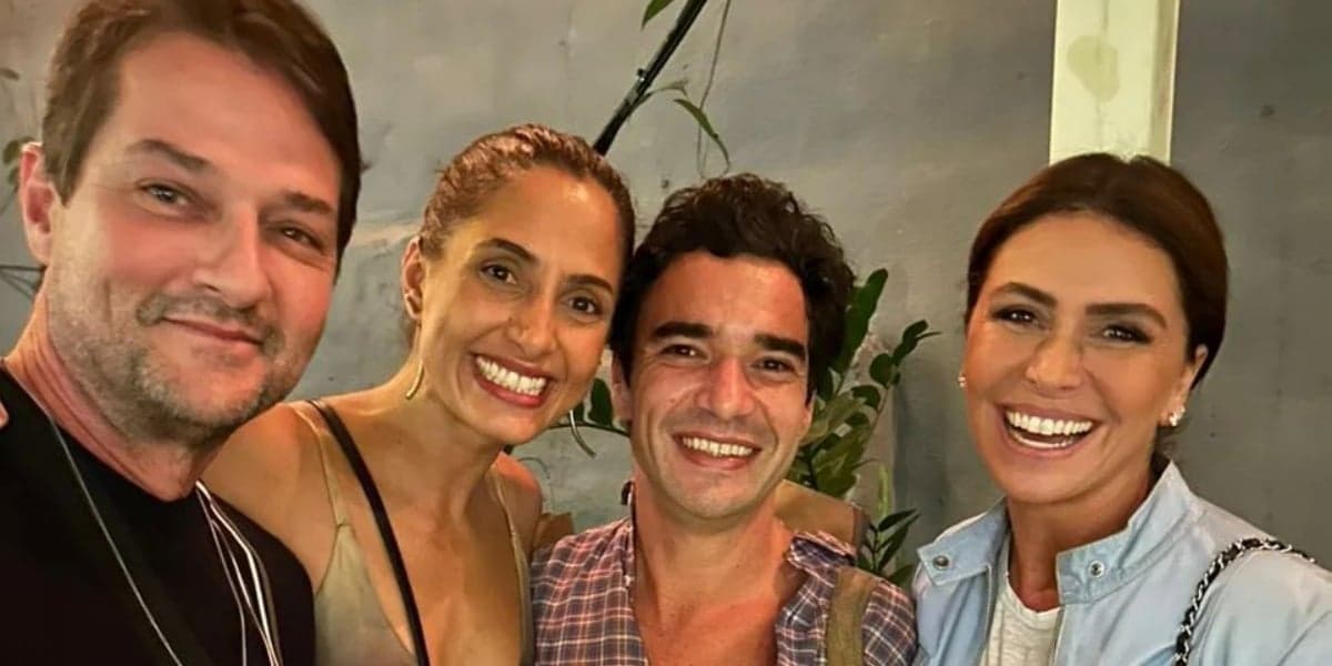 Marcelo Serrado, Camila Pitanga, Caio Blat e Giovanna Antonelli nos bastidores de "Beleza Fatal" (Foto: Reprodução/Instagram) Marcelo Serrado, Camila Pitanga, Caio Blat e Giovanna Antonelli nos bastidores de "Beleza Fatal" (Foto: Reprodução/Instagram)