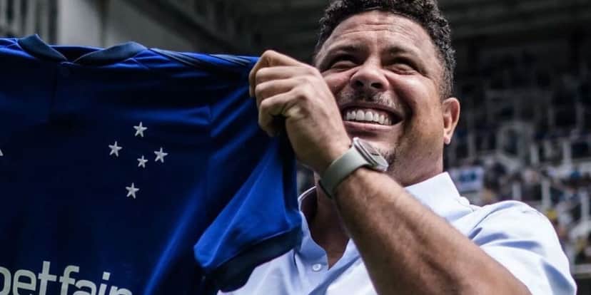Ronaldo quando comprou o Cruzeiro - (Foto: Internet) Ronaldo quando comprou o Cruzeiro - (Foto: Internet)