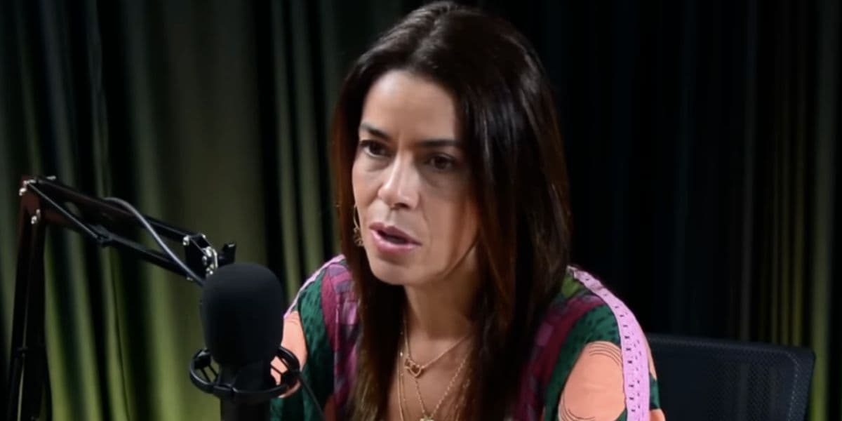 Aline Pacheco (Foto: Reprodução / YouTube) Aline Pacheco (Foto: Reprodução / YouTube)