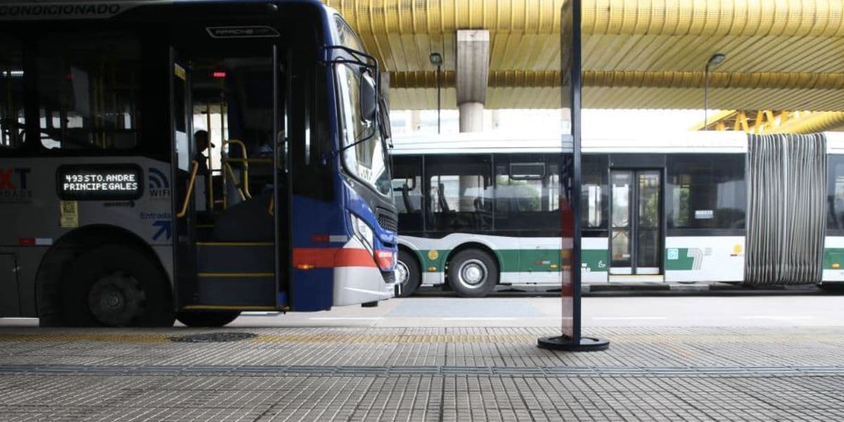 Ônibus terminal Sacomã, em São Paulo (Foto: Reprodução / Rubens Cavallari) Ônibus terminal Sacomã, em São Paulo (Foto: Reprodução / Rubens Cavallari)