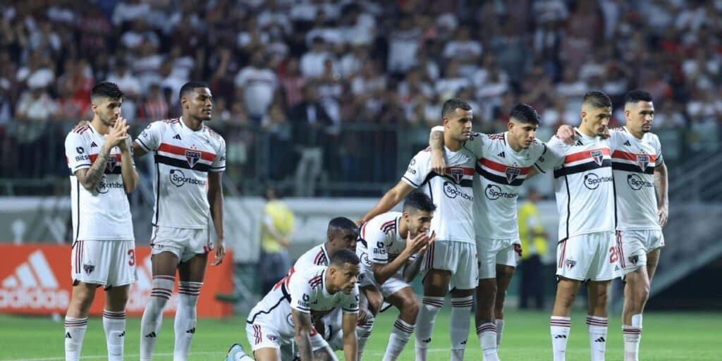 Elenco esvaziado e decisão de Dorival: São Paulo se arma para maior debandada e adeus de joias cai como bomba