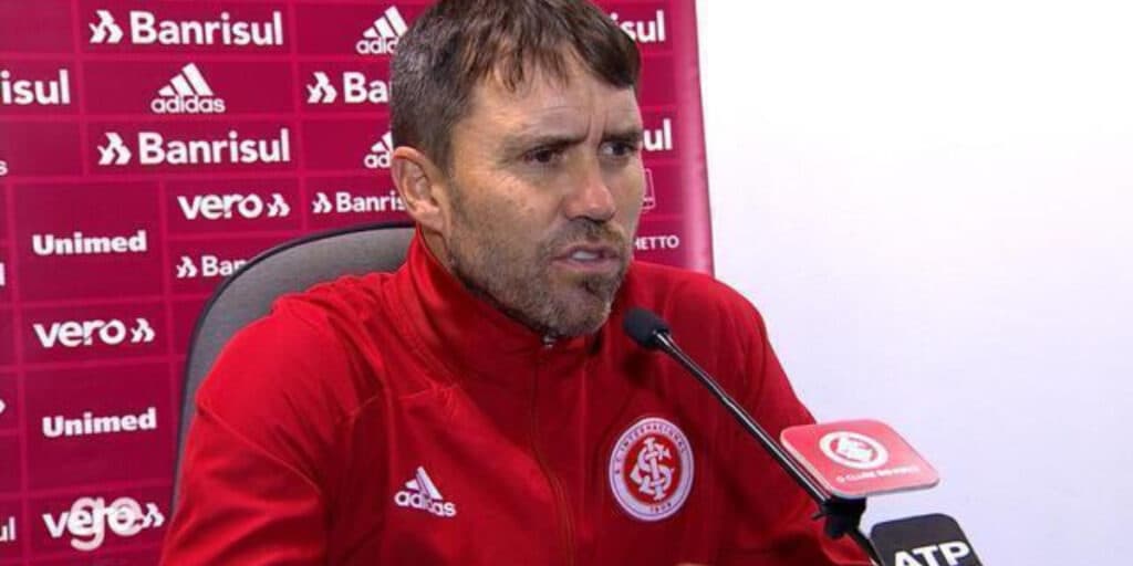 Coudet aos prantos: Péssima notícia chega ao Internacional e craque não veste mais a camisa do clube em 2023