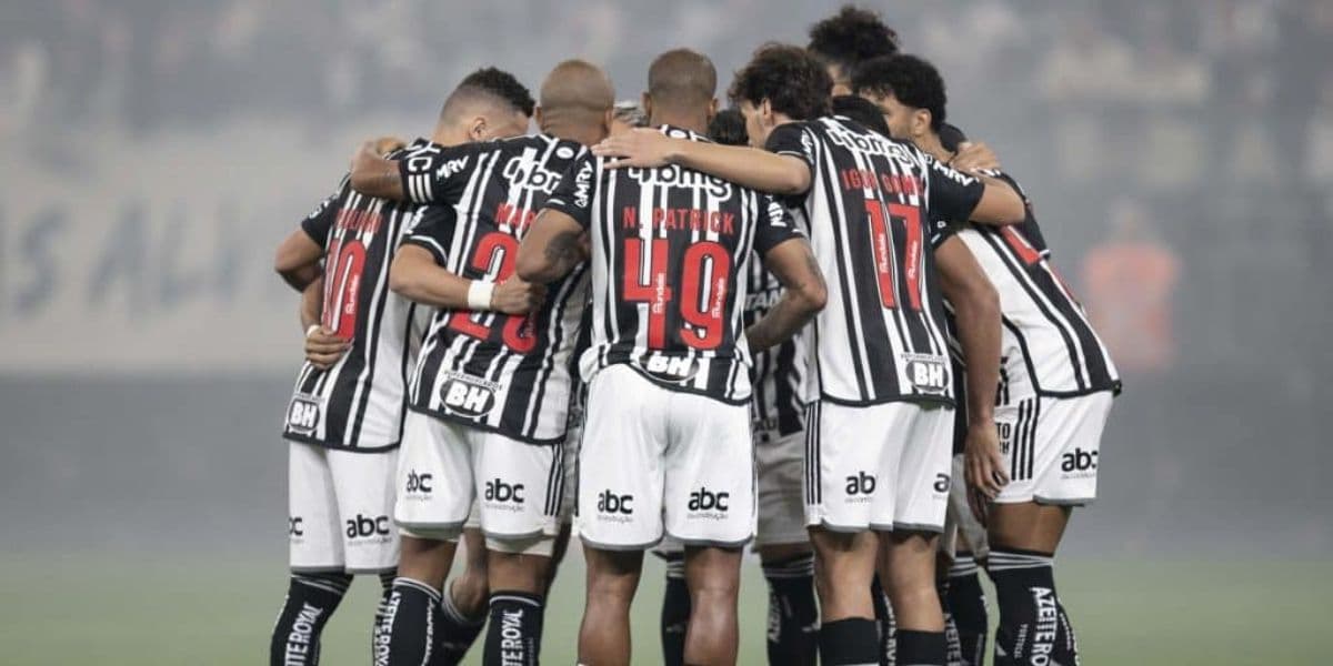O jogador saiu muito irritado de campo, após ser expulso quase que no último lance da partida e ameaçou deixar o Brasil no fim do Brasileirão 2023 - (Foto: Internet) O jogador saiu muito irritado de campo, após ser expulso quase que no último lance da partida e ameaçou deixar o Brasil no fim do Brasileirão 2023 - (Foto: Internet)