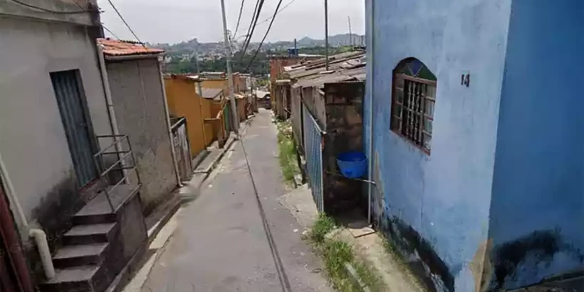 Beco onde o jovem matou o pai para defender a mãe e a irmã (Foto: Reprodução/ Internet) Beco onde o jovem matou o pai para defender a mãe e a irmã (Foto: Reprodução/ Internet)