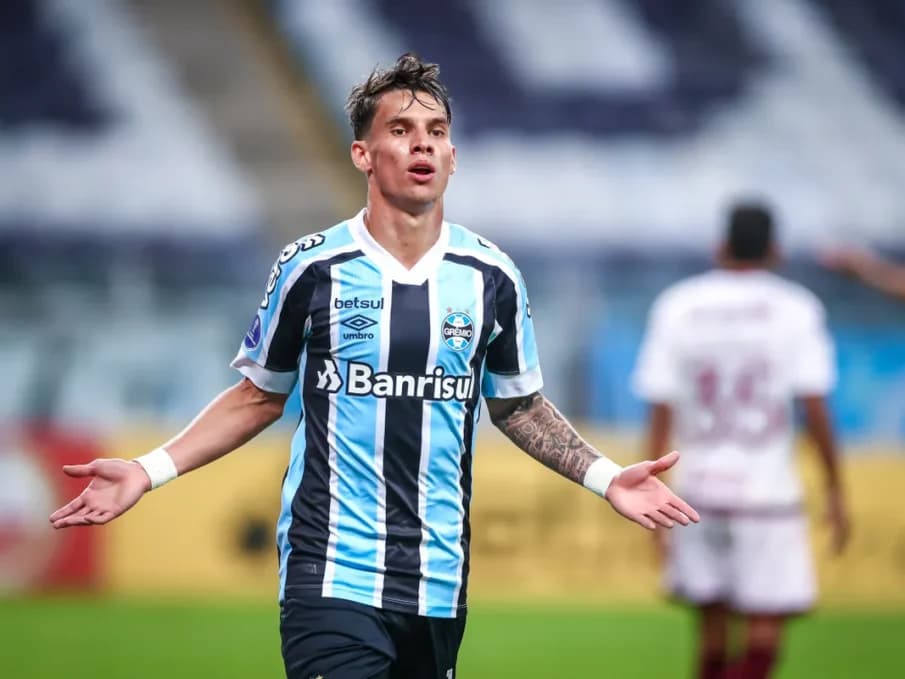 Ferreira pelo Grêmio (Reprodução/Internet) Ferreira pelo Grêmio (Reprodução/Internet)