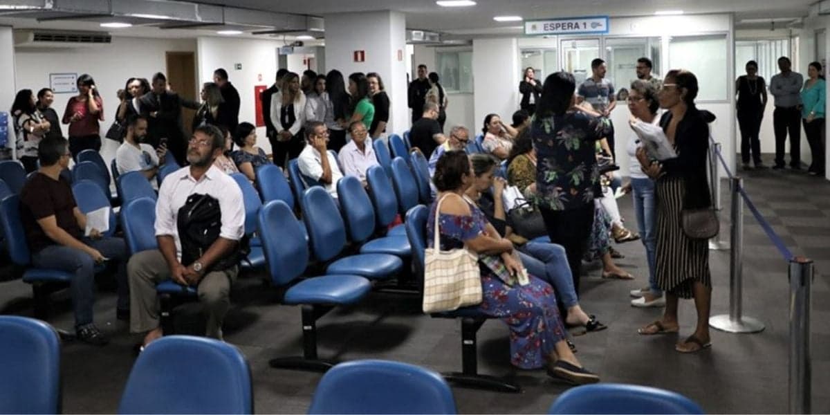 As crianças da unidade do Sudeste da Bahia não precisarão enfrentar essas filas (Reprodução: Internet) As crianças da unidade do Sudeste da Bahia não precisarão enfrentar essas filas (Reprodução: Internet)