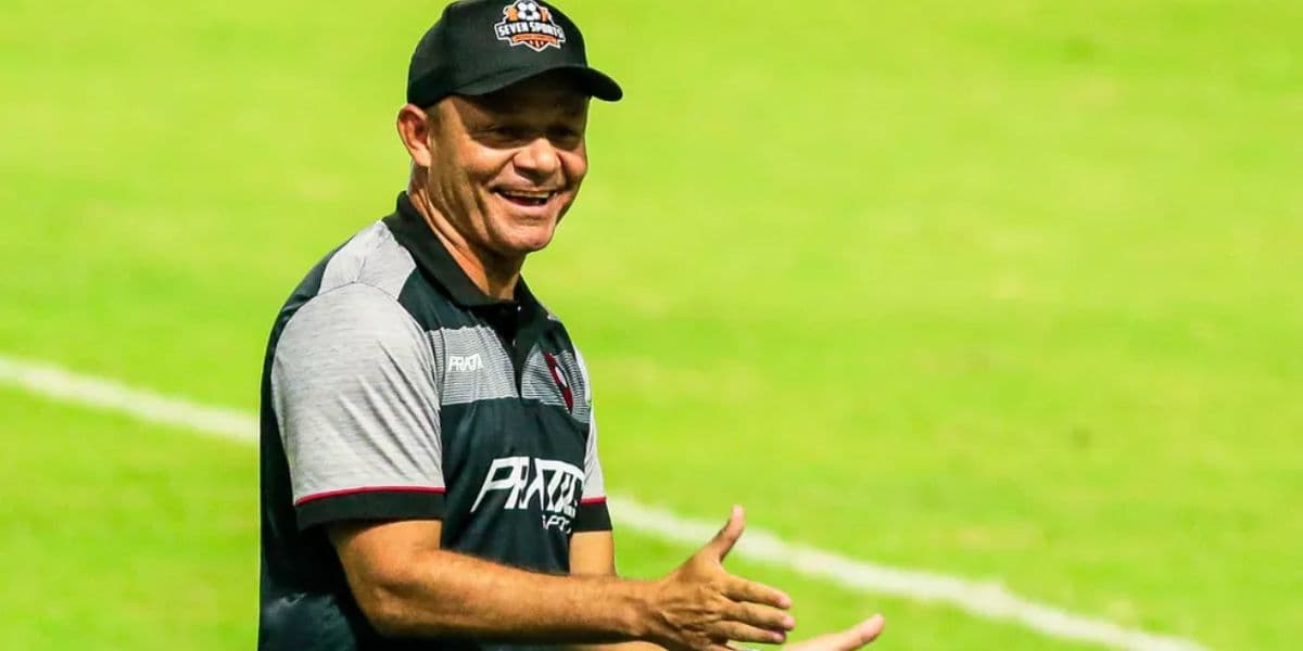 Urgente: Técnico de gigante do Brasil acaba de ser preso pela polícia dentro do estádio e Globo expõe escândalo - Foto | Reprodução: Internet Urgente: Técnico de gigante do Brasil acaba de ser preso pela polícia dentro do estádio e Globo expõe escândalo - Foto | Reprodução: Internet