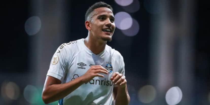Gustavo Martins ficará de fora de alguns jogos do Grêmio (Foto: Divulgação) Gustavo Martins ficará de fora de alguns jogos do Grêmio (Foto: Divulgação)