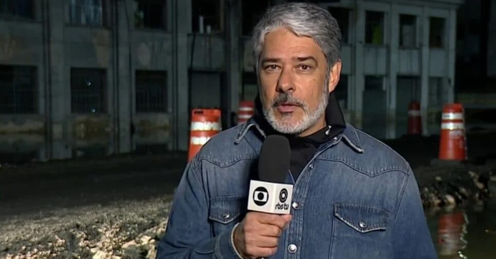Já vimos o âncora do JN fora do estúdio para cobrir a tragédia gaúcha (Foto: Reprodução/ Globoplay) Já vimos o âncora do JN fora do estúdio para cobrir a tragédia gaúcha (Foto: Reprodução/ Globoplay)