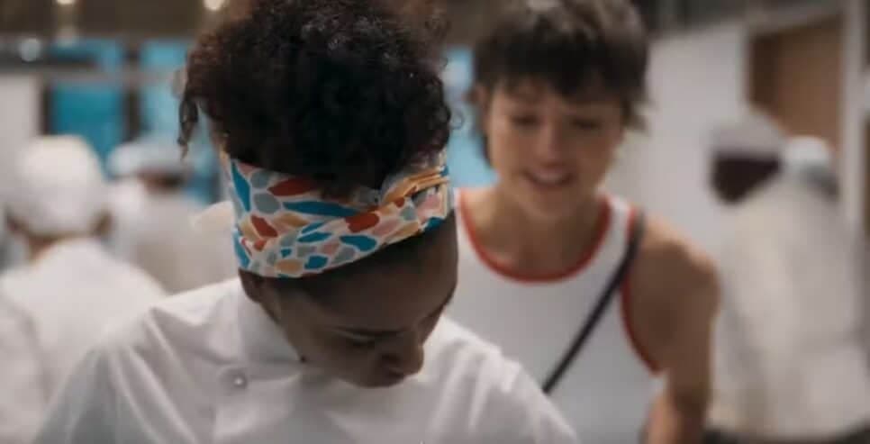 Mania de Você: Viola e Luma se reencontram e amiga estende a mão (Foto: Reprodução/ Globoplay) Mania de Você: Viola e Luma se reencontram e amiga estende a mão (Foto: Reprodução/ Globoplay)