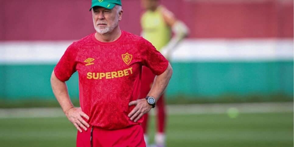 Tchau, rebaixamento: Mano Menezes bate o martelo e autoriza expulsão de 2 craques do Fluminense