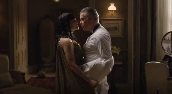 Zélia e Juliano são amantes em Garota do Momento (Foto: Reprodução / Globo) Zélia e Juliano são amantes em Garota do Momento (Foto: Reprodução / Globo)