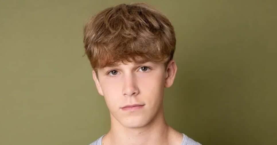 Ator Hudson Meek morre aos 16 anos após cair de carro em movimento - Foto Reprodução Internet Ator Hudson Meek morre aos 16 anos após cair de carro em movimento - Foto Reprodução Internet