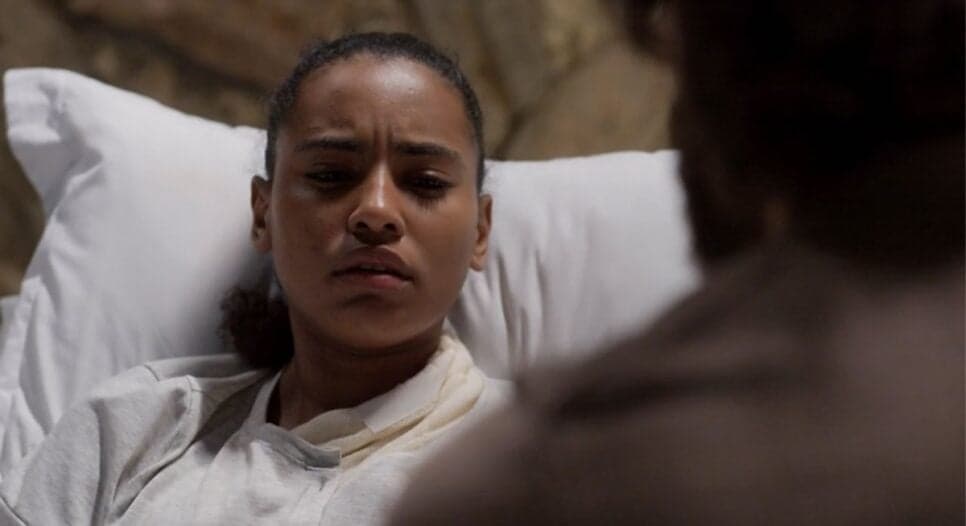 Viola recusa comprimido da morte oferecido por Dulce (Foto: Reprodução/ Globo) Viola recusa comprimido da morte oferecido por Dulce (Foto: Reprodução/ Globo)