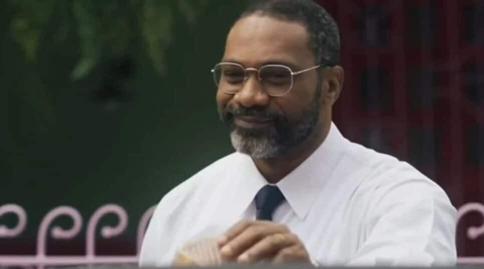 Doralice teve visão com Lindomar e expõe tudo para Madalena (Foto: Reprodução/ TV Globo) Doralice teve visão com Lindomar e expõe tudo para Madalena (Foto: Reprodução/ TV Globo)