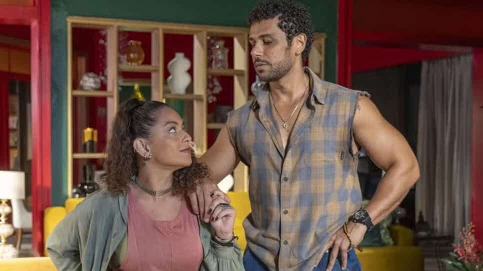 Chico assume a Moreira que sente amor por Cacá (Foto: Reprodução/ Beatriz Damy, Divulgação/ TV Globo) Chico assume a Moreira que sente amor por Cacá (Foto: Reprodução/ Beatriz Damy, Divulgação/ TV Globo)