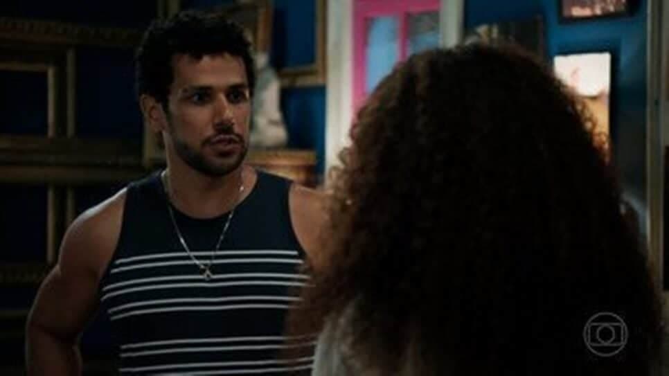 Chico mente para Cacá na cara larga e pode decepcionar sua amada (Foto: Reprodução/ Globo) Chico mente para Cacá na cara larga e pode decepcionar sua amada (Foto: Reprodução/ Globo)