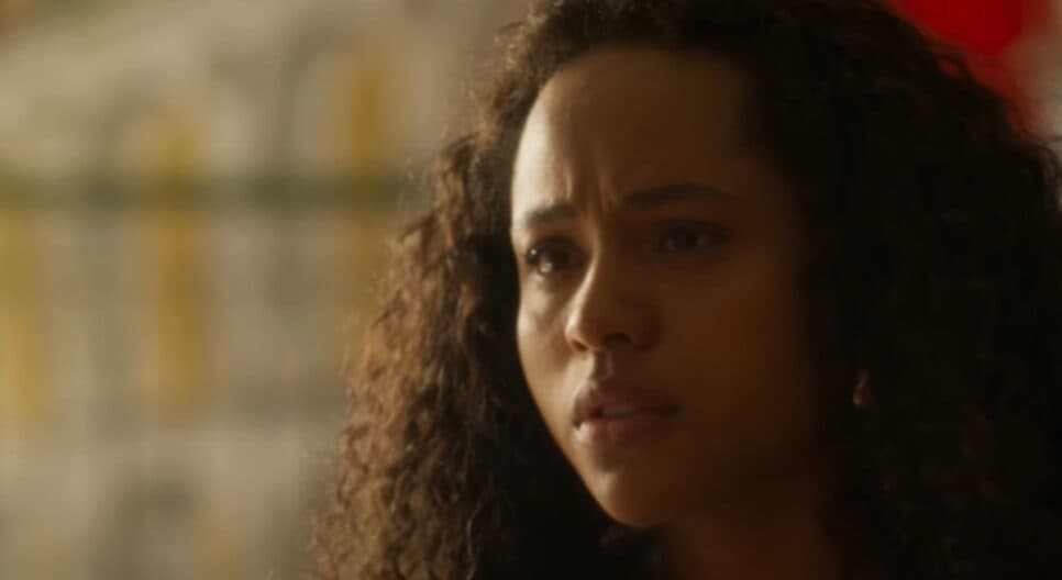 Beatriz aconselha Clarice a dar adeus aos Alencar (Foto: Reprodução/ TV Globo) Beatriz aconselha Clarice a dar adeus aos Alencar (Foto: Reprodução/ TV Globo)