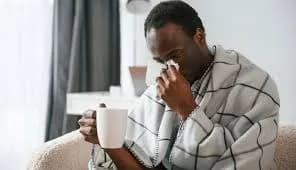 Tempos mais frios tendem a aumentar as chances de resfriados causados por infecções (Foto Reprodução/Internet) Tempos mais frios tendem a aumentar as chances de resfriados causados por infecções (Foto Reprodução/Internet)