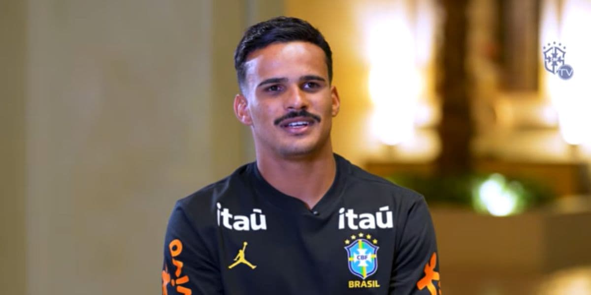Kaiki vestiu a camisa da seleção brasileira recentemente (Reprodução: CBF TV / Youtube) Kaiki vestiu a camisa da seleção brasileira recentemente (Reprodução: CBF TV / Youtube)