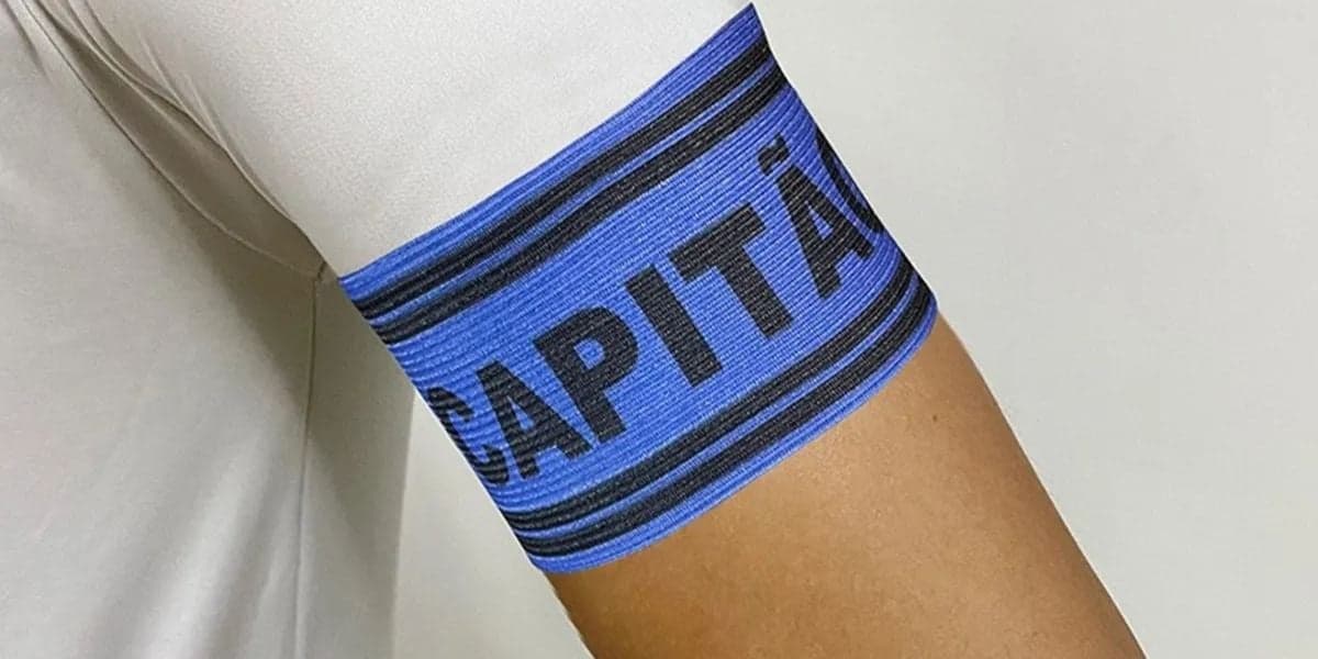 Faixa de capitão (Reprodução: Divulgação) Faixa de capitão (Reprodução: Divulgação)